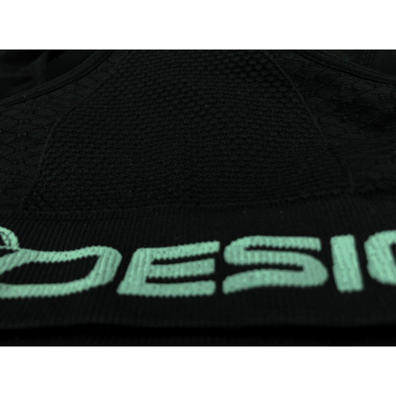 04_top_mujer_hsdesign_logo_verde_0100021_sport_bra_green_logo.jpg